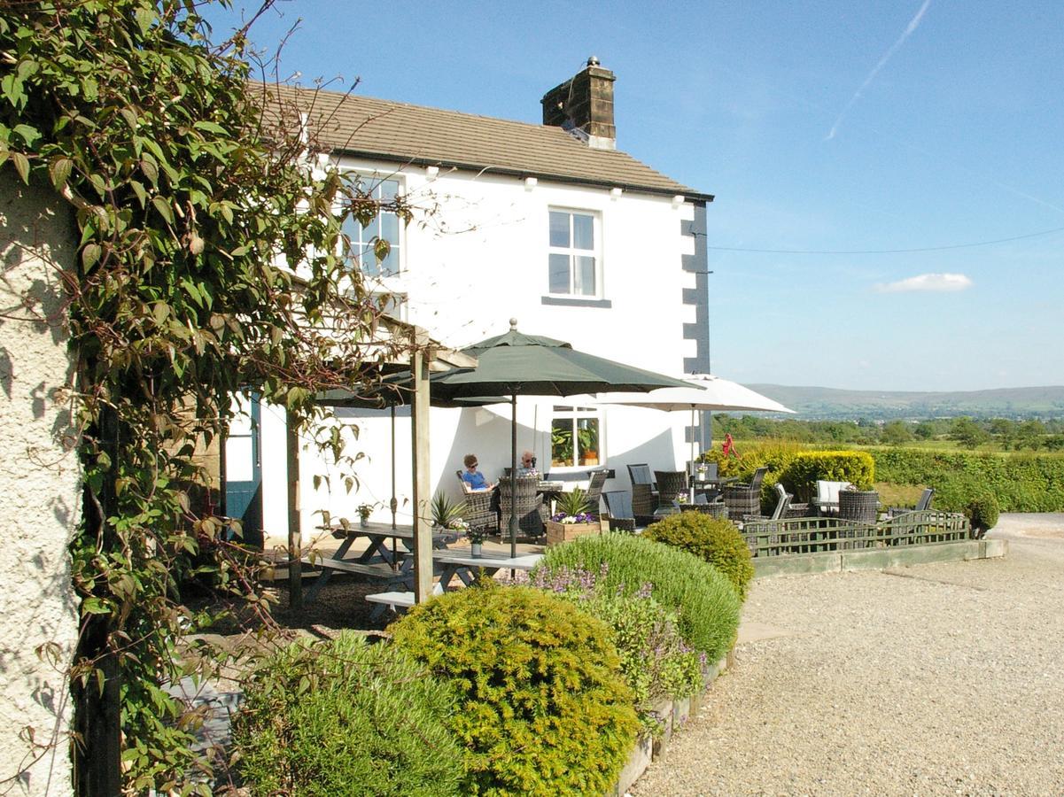 The Red Pump Inn 克利夫罗 外观 照片